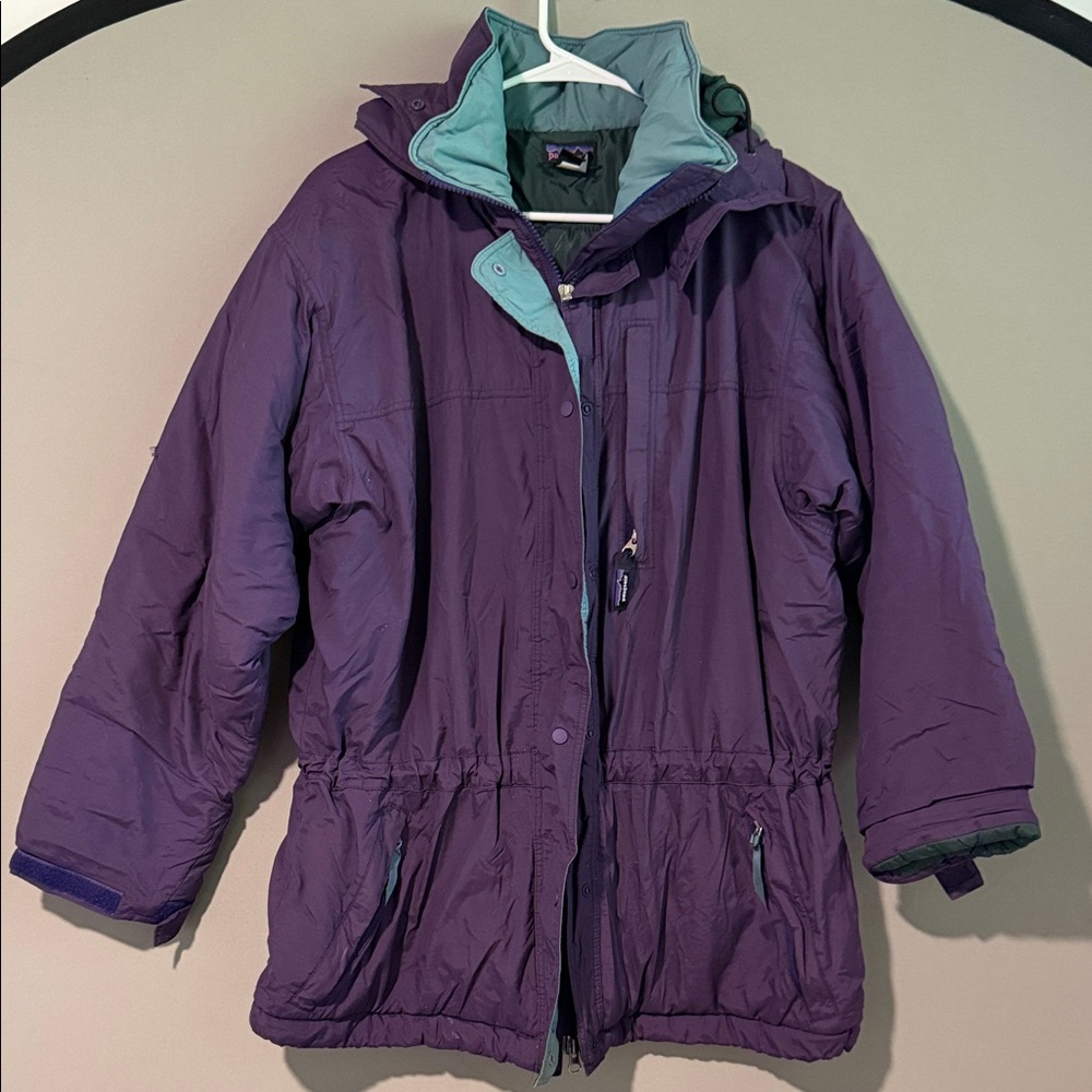Vintage 90's Patagonia Women's Purple Puffer Jacket Medium